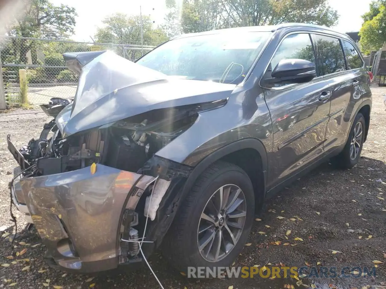 2 Photograph of a damaged car 5TDJZRFH1KS592908 TOYOTA HIGHLANDER 2019