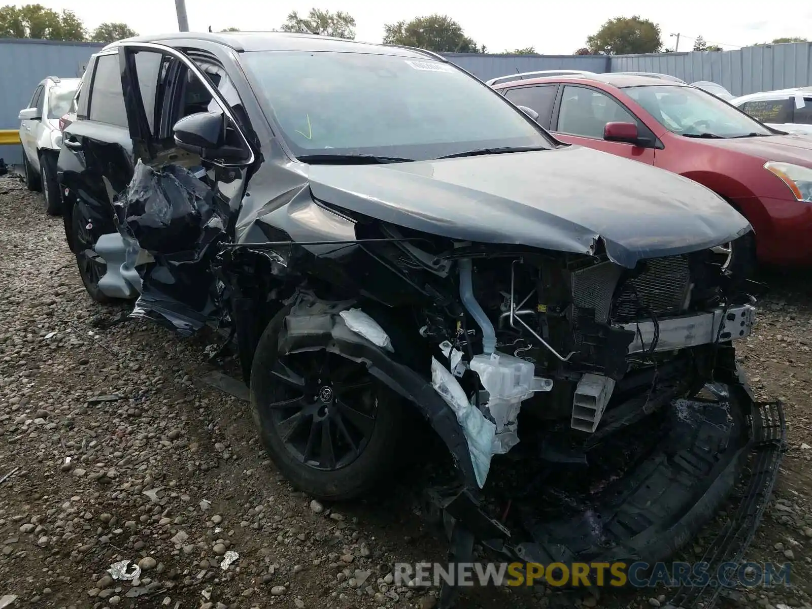 1 Photograph of a damaged car 5TDJZRFH1KS595775 TOYOTA HIGHLANDER 2019