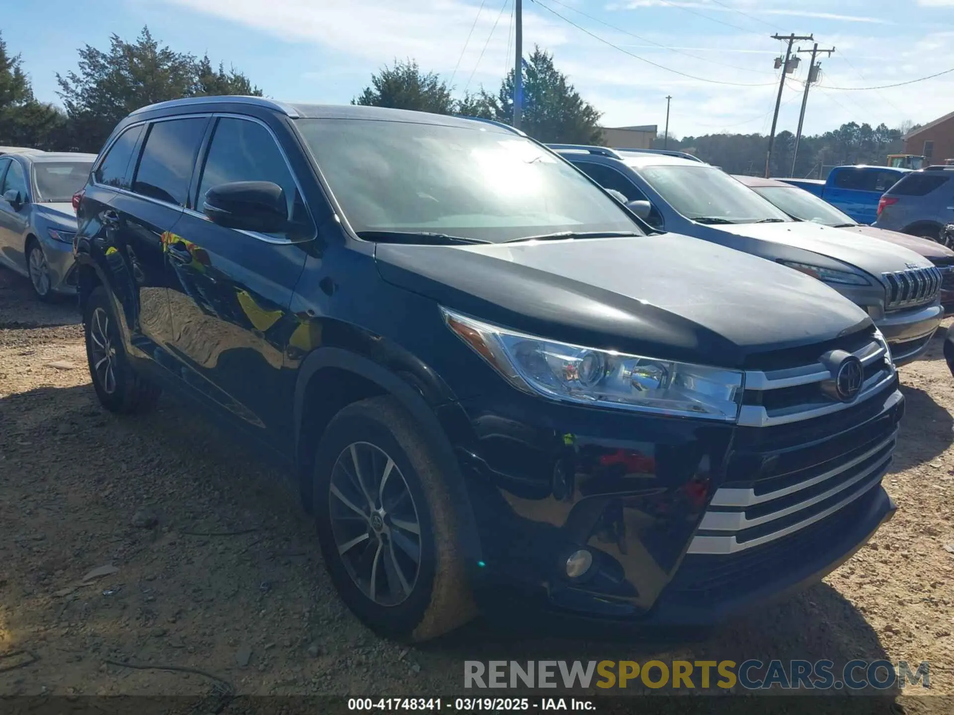 1 Photograph of a damaged car 5TDJZRFH1KS603437 TOYOTA HIGHLANDER 2019