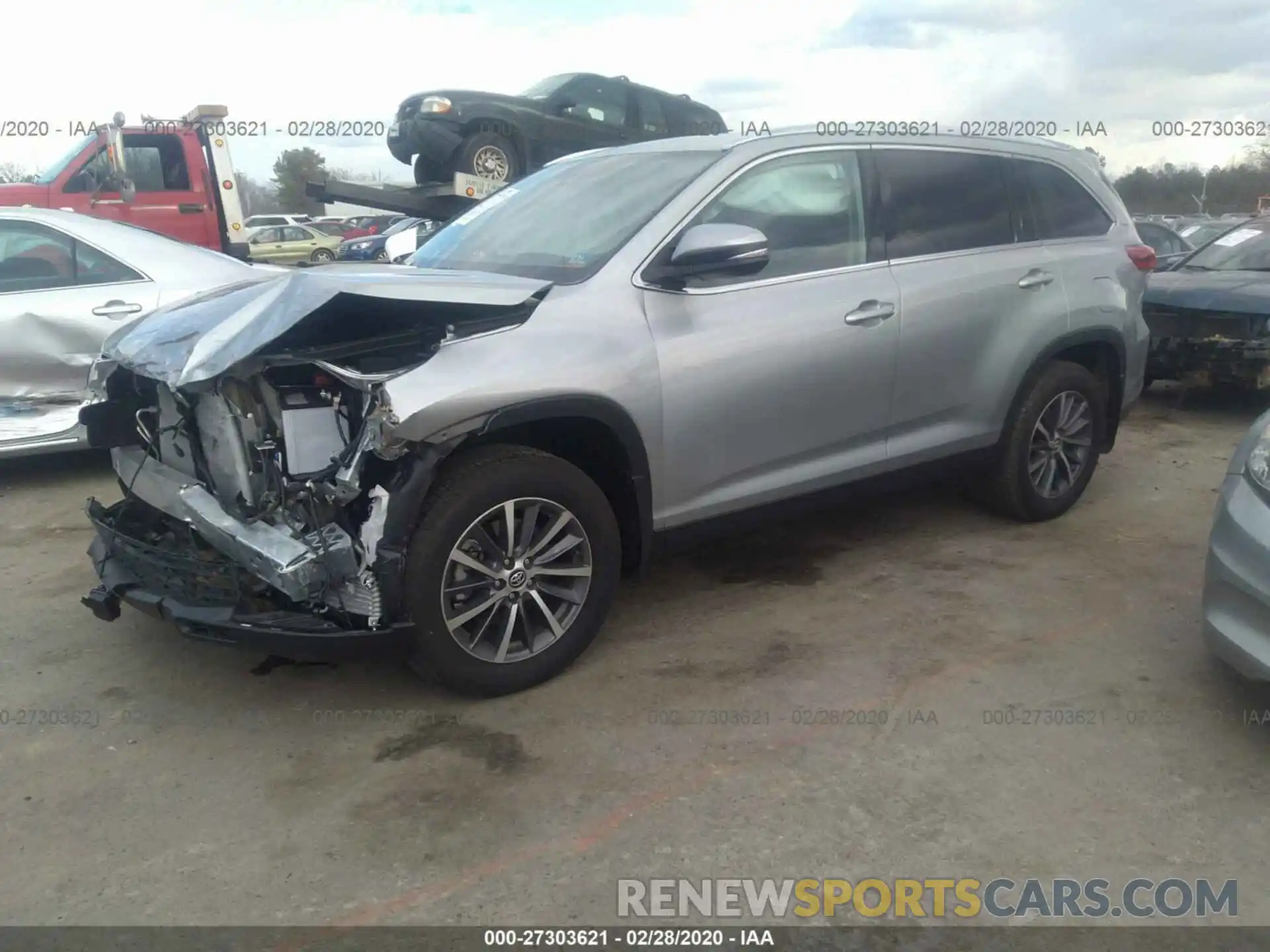 2 Photograph of a damaged car 5TDJZRFH1KS614664 TOYOTA HIGHLANDER 2019