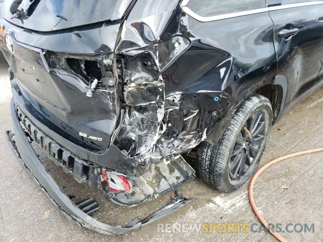 9 Photograph of a damaged car 5TDJZRFH1KS623848 TOYOTA HIGHLANDER 2019