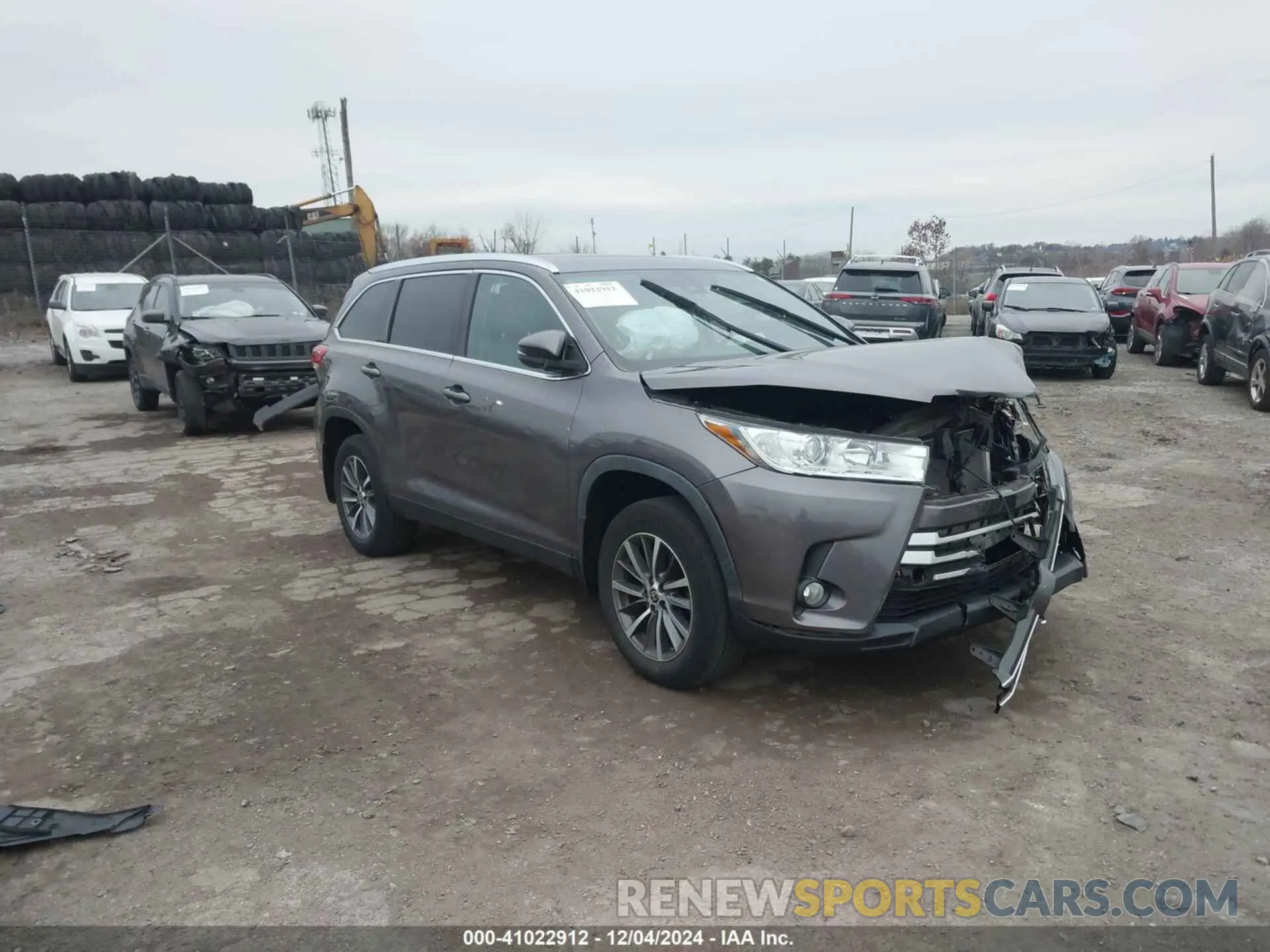 1 Photograph of a damaged car 5TDJZRFH1KS628192 TOYOTA HIGHLANDER 2019