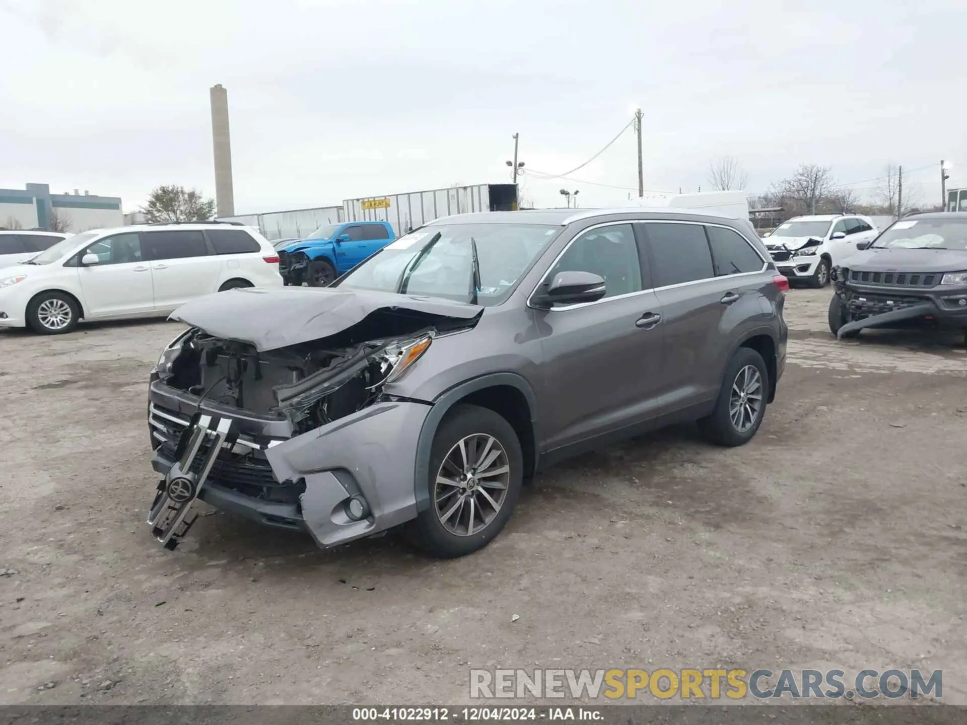 2 Photograph of a damaged car 5TDJZRFH1KS628192 TOYOTA HIGHLANDER 2019