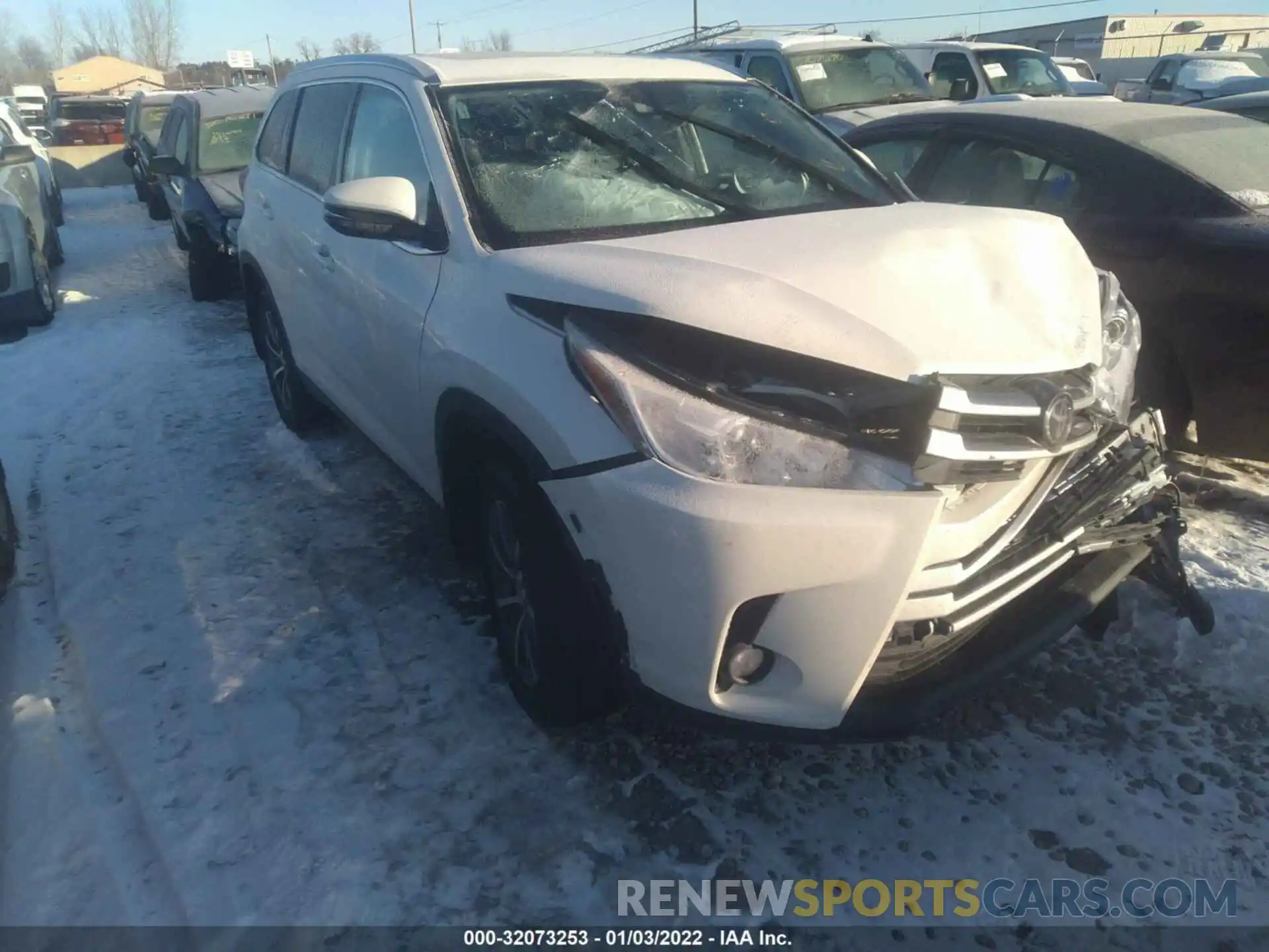 1 Photograph of a damaged car 5TDJZRFH1KS628337 TOYOTA HIGHLANDER 2019