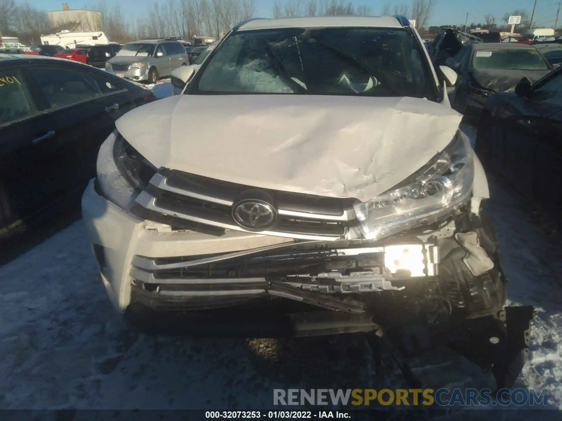 6 Photograph of a damaged car 5TDJZRFH1KS628337 TOYOTA HIGHLANDER 2019