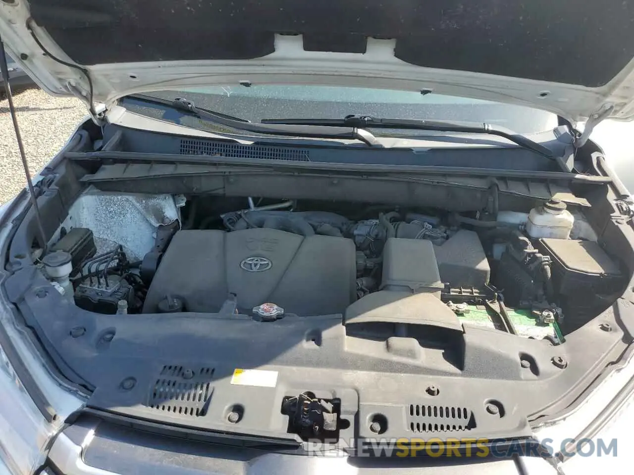 12 Photograph of a damaged car 5TDJZRFH1KS629231 TOYOTA HIGHLANDER 2019