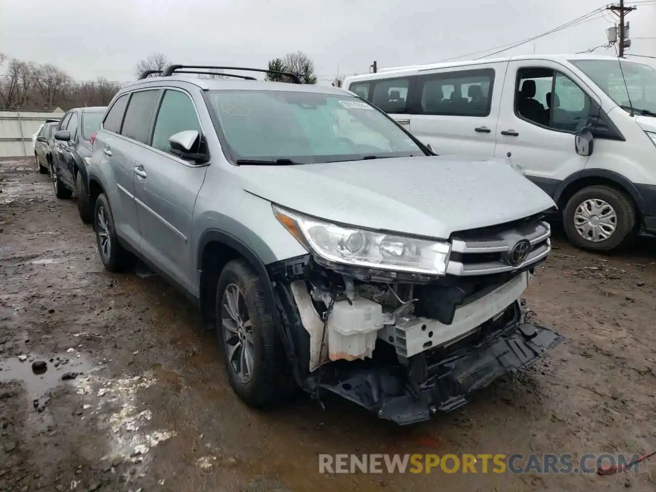 1 Photograph of a damaged car 5TDJZRFH1KS921073 TOYOTA HIGHLANDER 2019