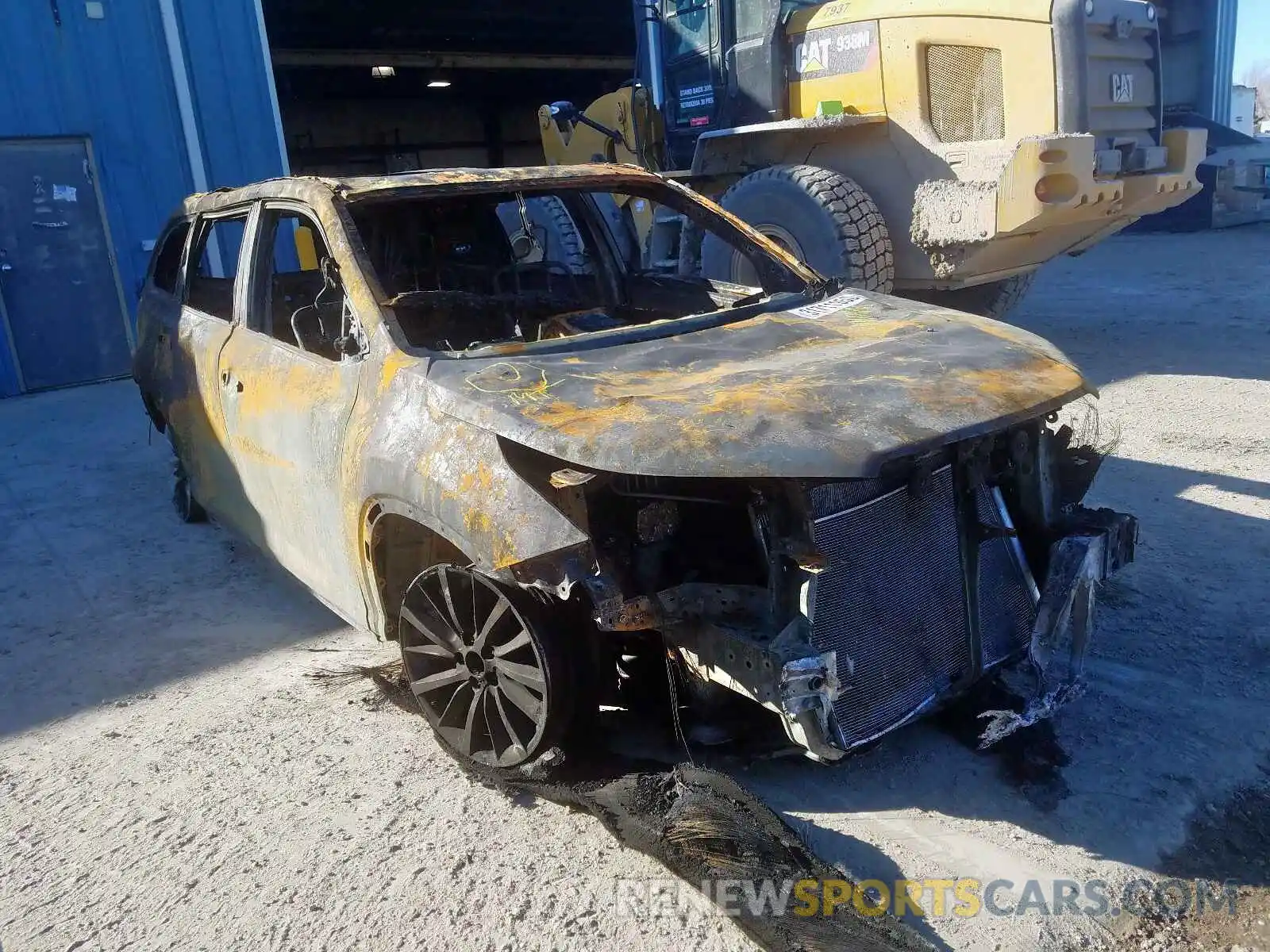 1 Photograph of a damaged car 5TDJZRFH1KS926497 TOYOTA HIGHLANDER 2019