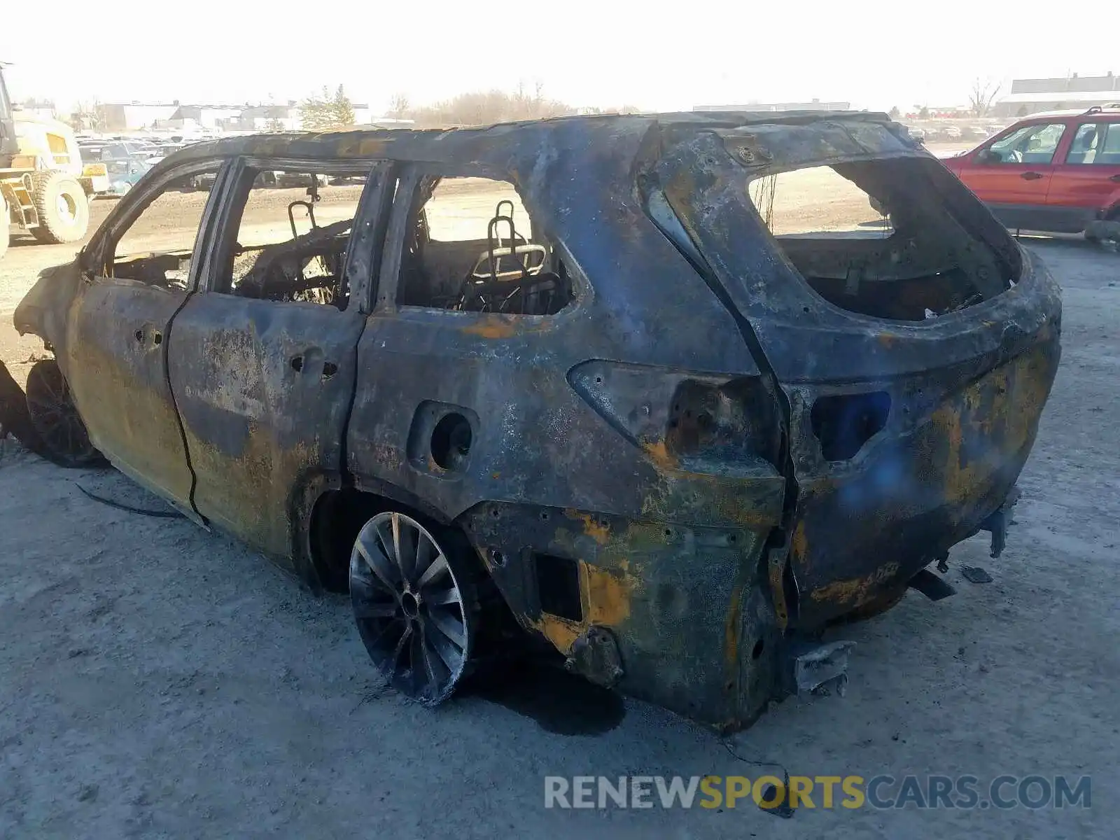 3 Photograph of a damaged car 5TDJZRFH1KS926497 TOYOTA HIGHLANDER 2019