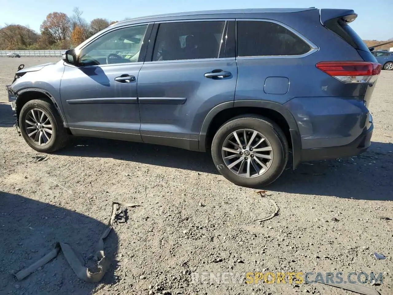 2 Photograph of a damaged car 5TDJZRFH1KS934115 TOYOTA HIGHLANDER 2019