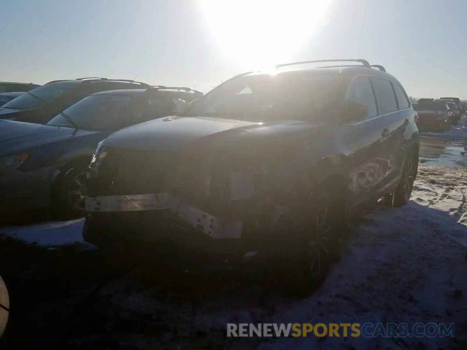 2 Photograph of a damaged car 5TDJZRFH1KS947057 TOYOTA HIGHLANDER 2019