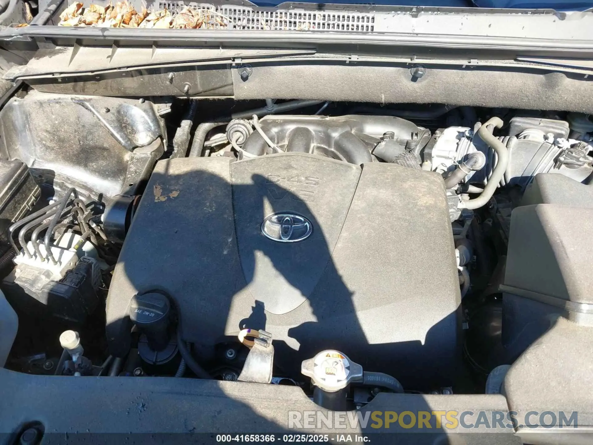 10 Photograph of a damaged car 5TDJZRFH1KS970824 TOYOTA HIGHLANDER 2019