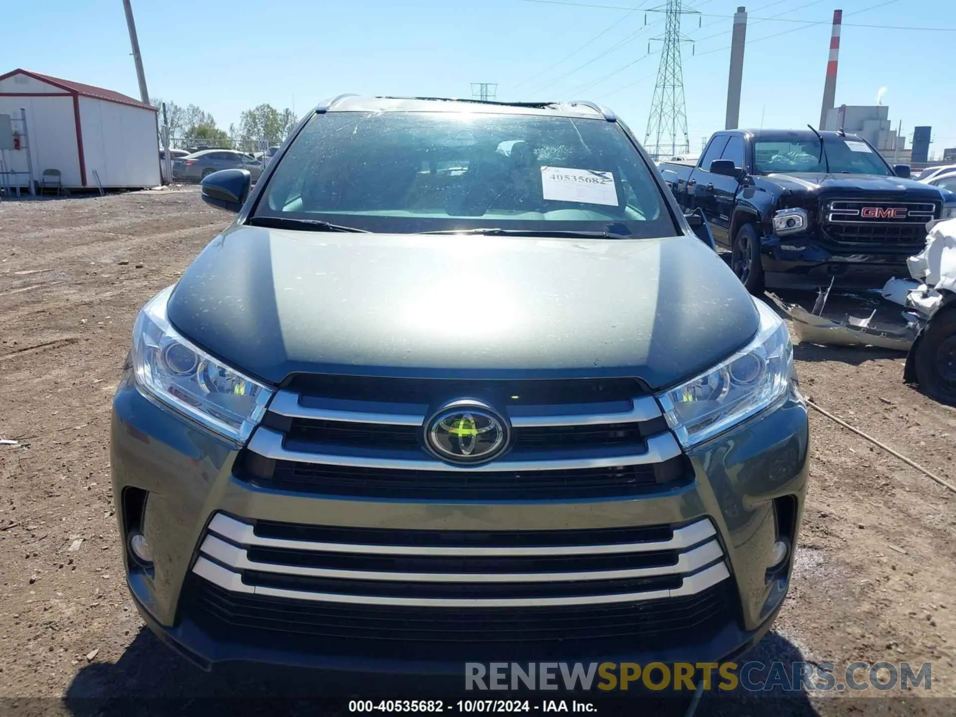 12 Photograph of a damaged car 5TDJZRFH1KS971956 TOYOTA HIGHLANDER 2019