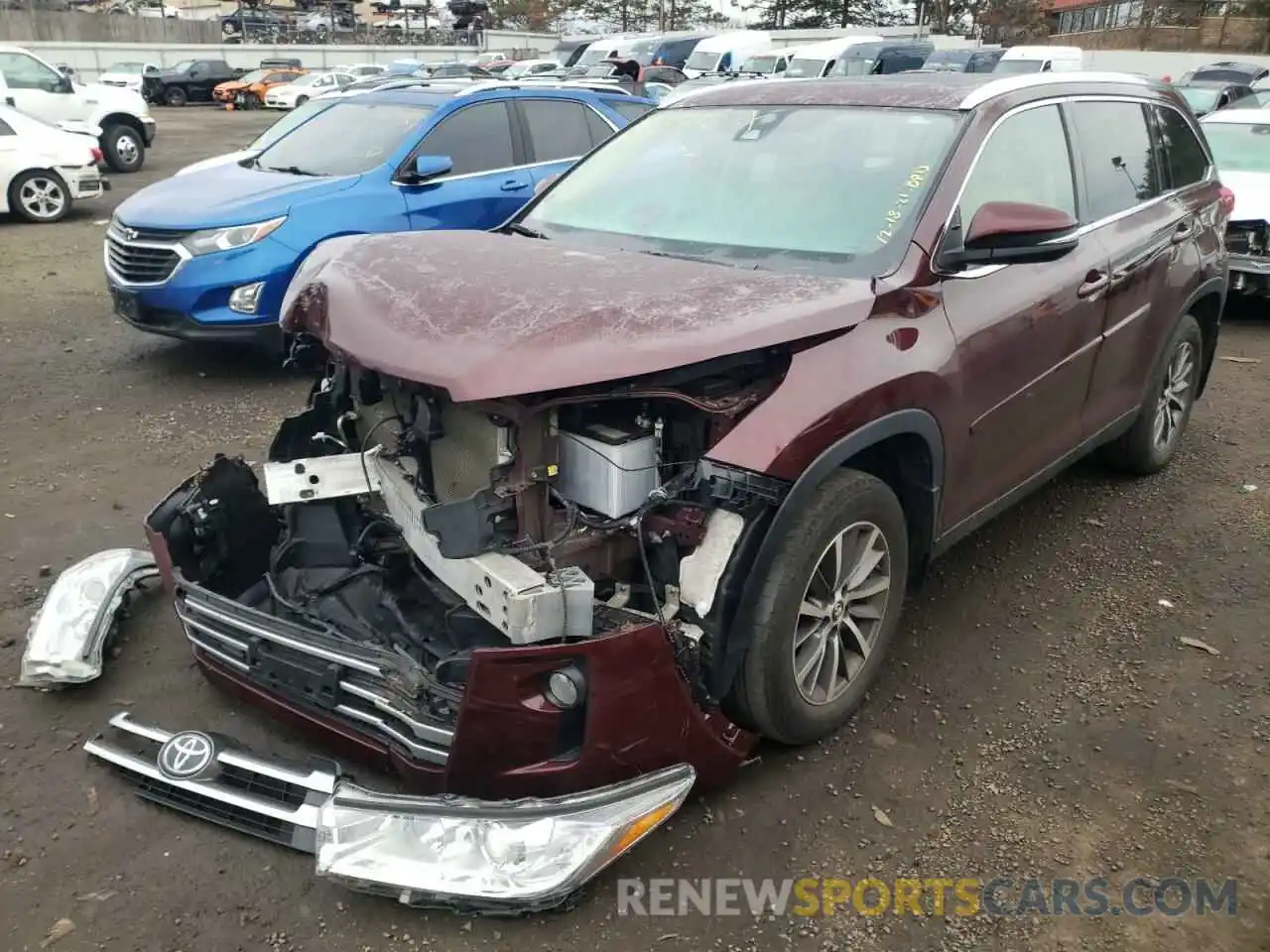 2 Photograph of a damaged car 5TDJZRFH1KS981581 TOYOTA HIGHLANDER 2019