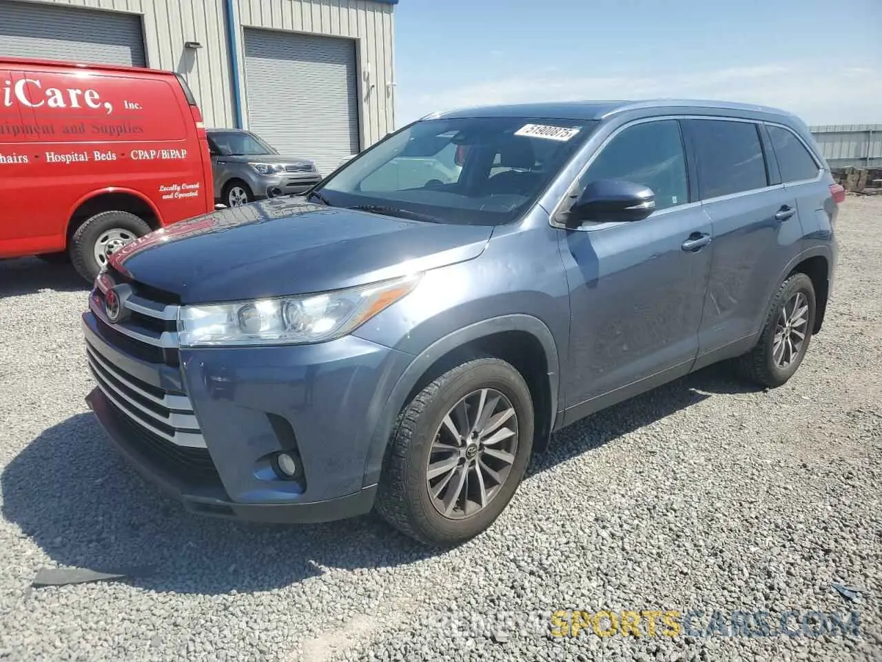 1 Photograph of a damaged car 5TDJZRFH1KS991950 TOYOTA HIGHLANDER 2019