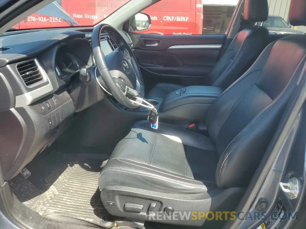 7 Photograph of a damaged car 5TDJZRFH1KS991950 TOYOTA HIGHLANDER 2019