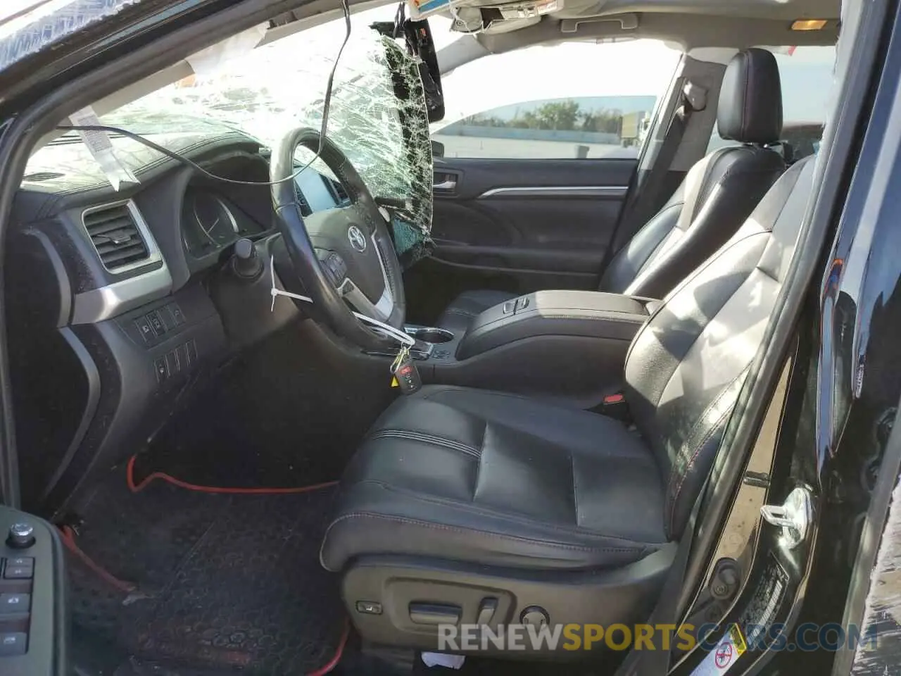 7 Photograph of a damaged car 5TDJZRFH2KS570254 TOYOTA HIGHLANDER 2019