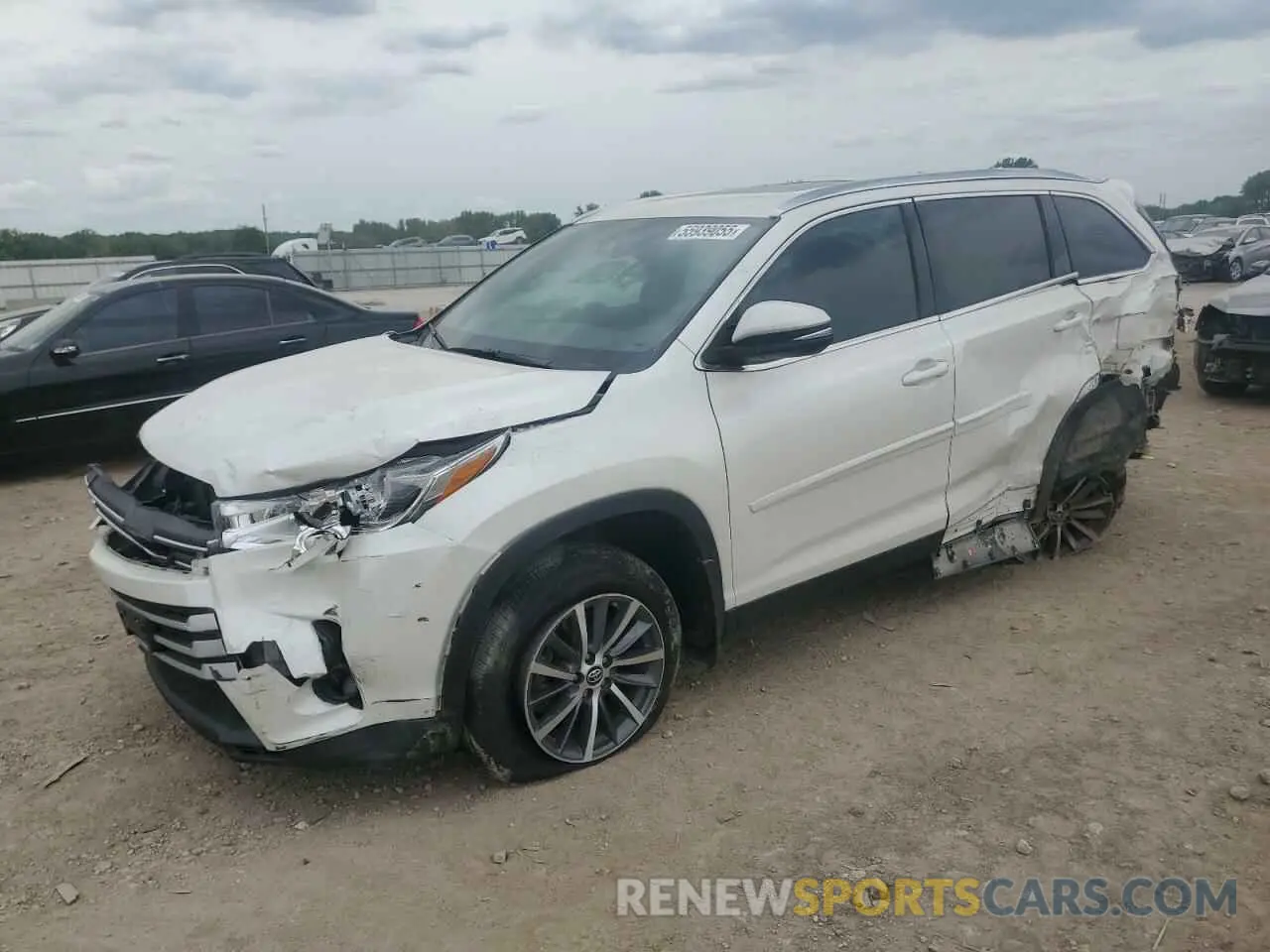 1 Photograph of a damaged car 5TDJZRFH2KS570786 TOYOTA HIGHLANDER 2019