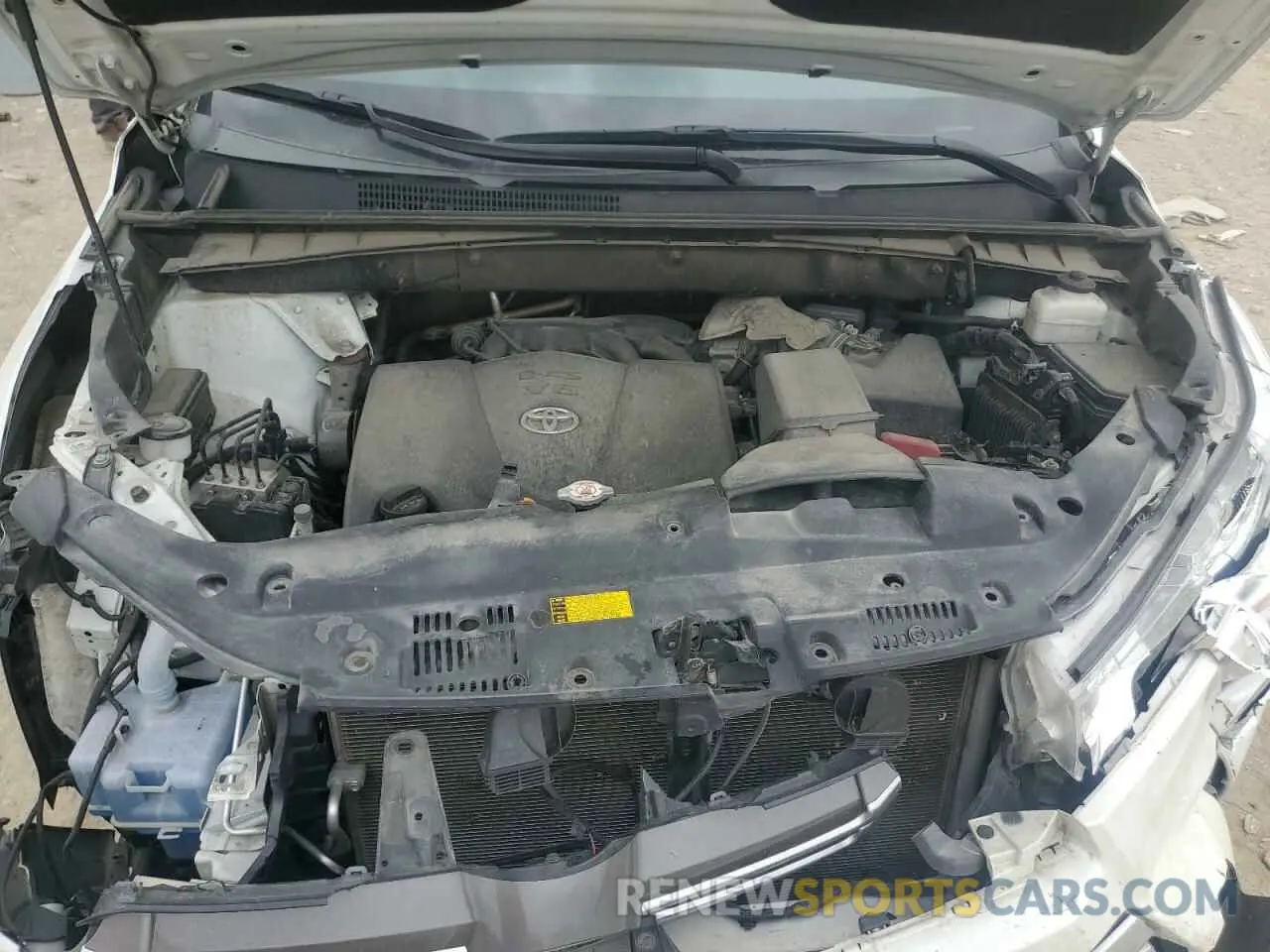 12 Photograph of a damaged car 5TDJZRFH2KS570786 TOYOTA HIGHLANDER 2019
