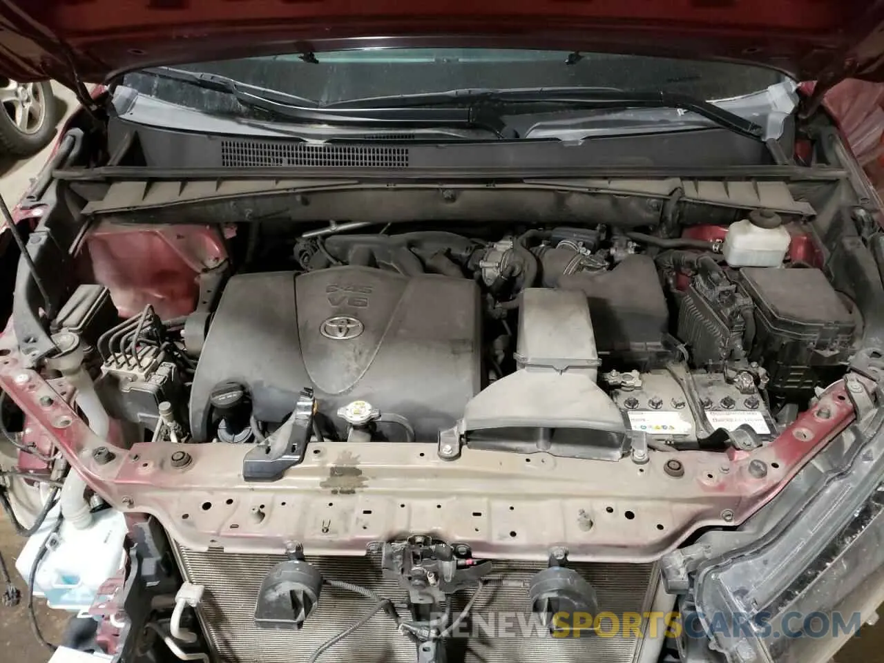 12 Photograph of a damaged car 5TDJZRFH2KS571288 TOYOTA HIGHLANDER 2019