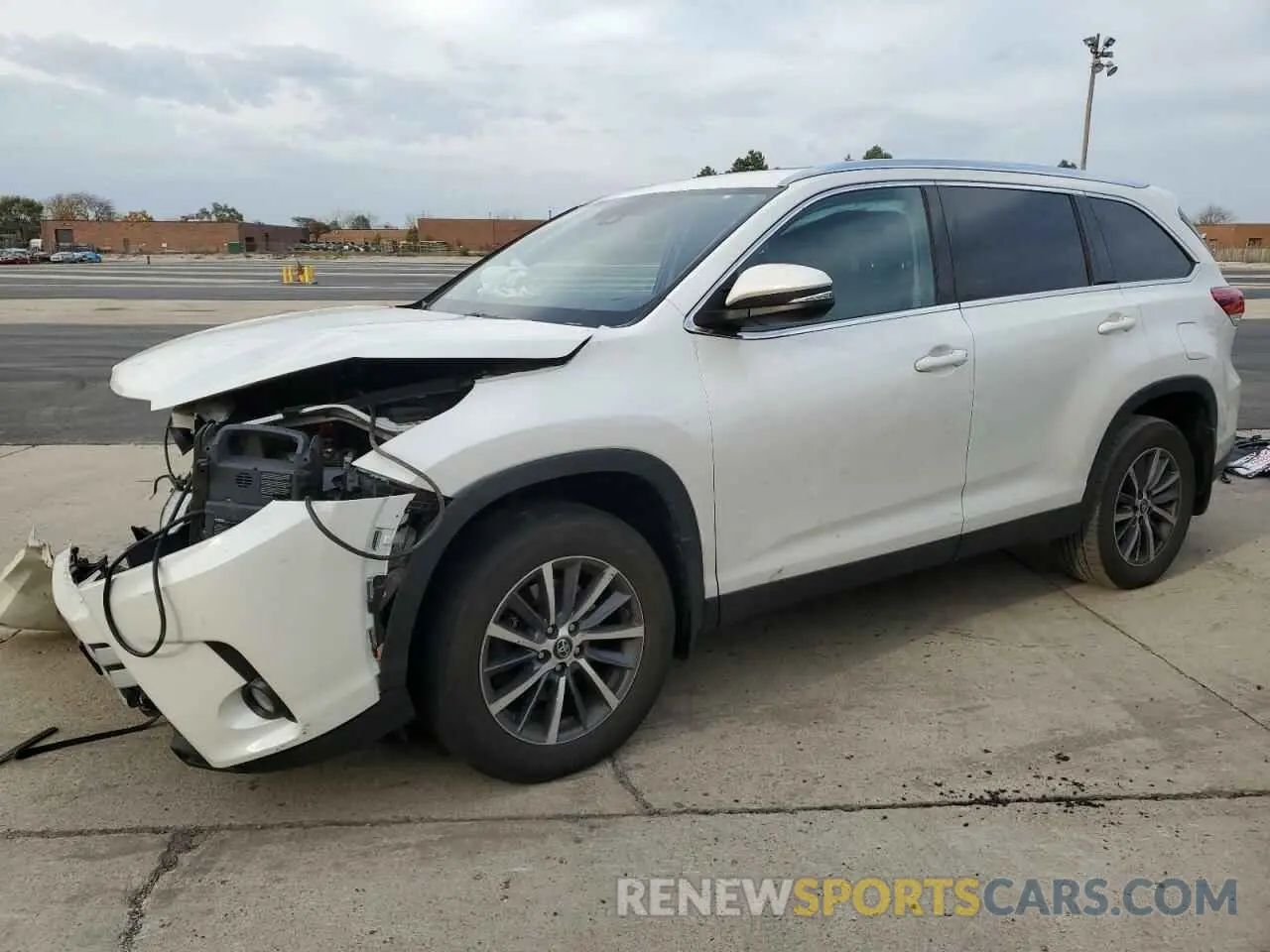 1 Photograph of a damaged car 5TDJZRFH2KS571291 TOYOTA HIGHLANDER 2019