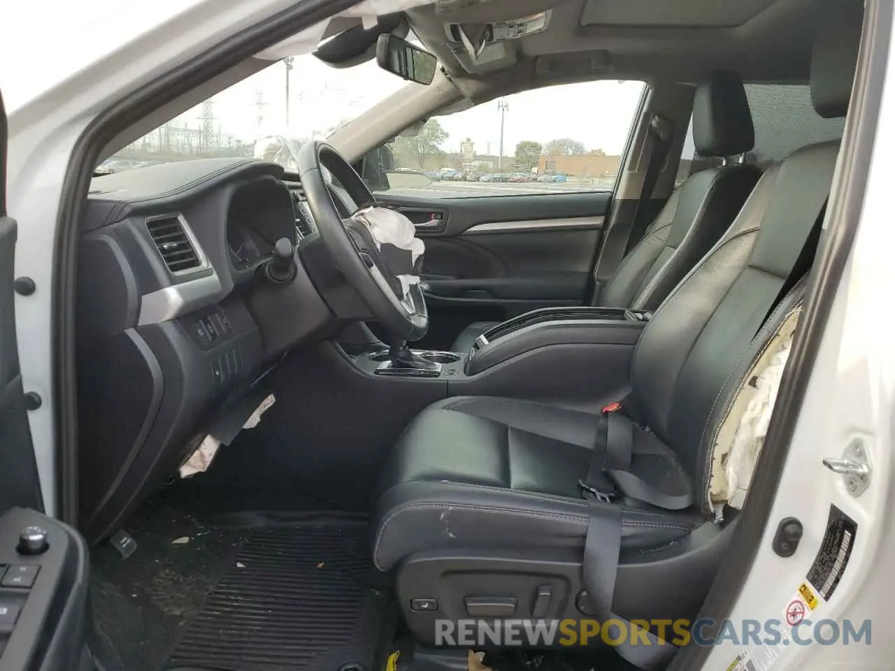 7 Photograph of a damaged car 5TDJZRFH2KS571291 TOYOTA HIGHLANDER 2019