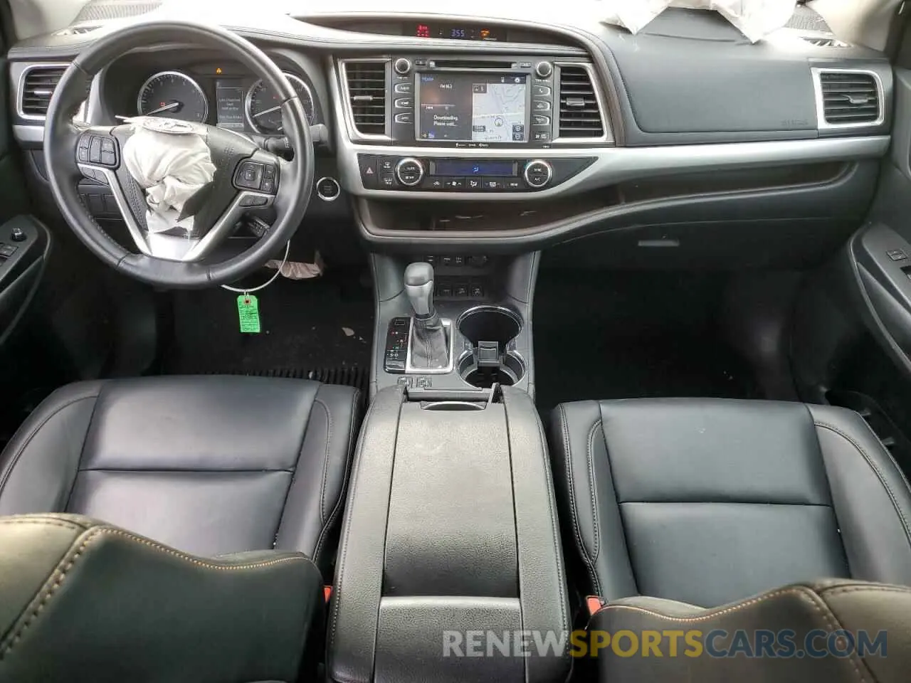 8 Photograph of a damaged car 5TDJZRFH2KS571291 TOYOTA HIGHLANDER 2019
