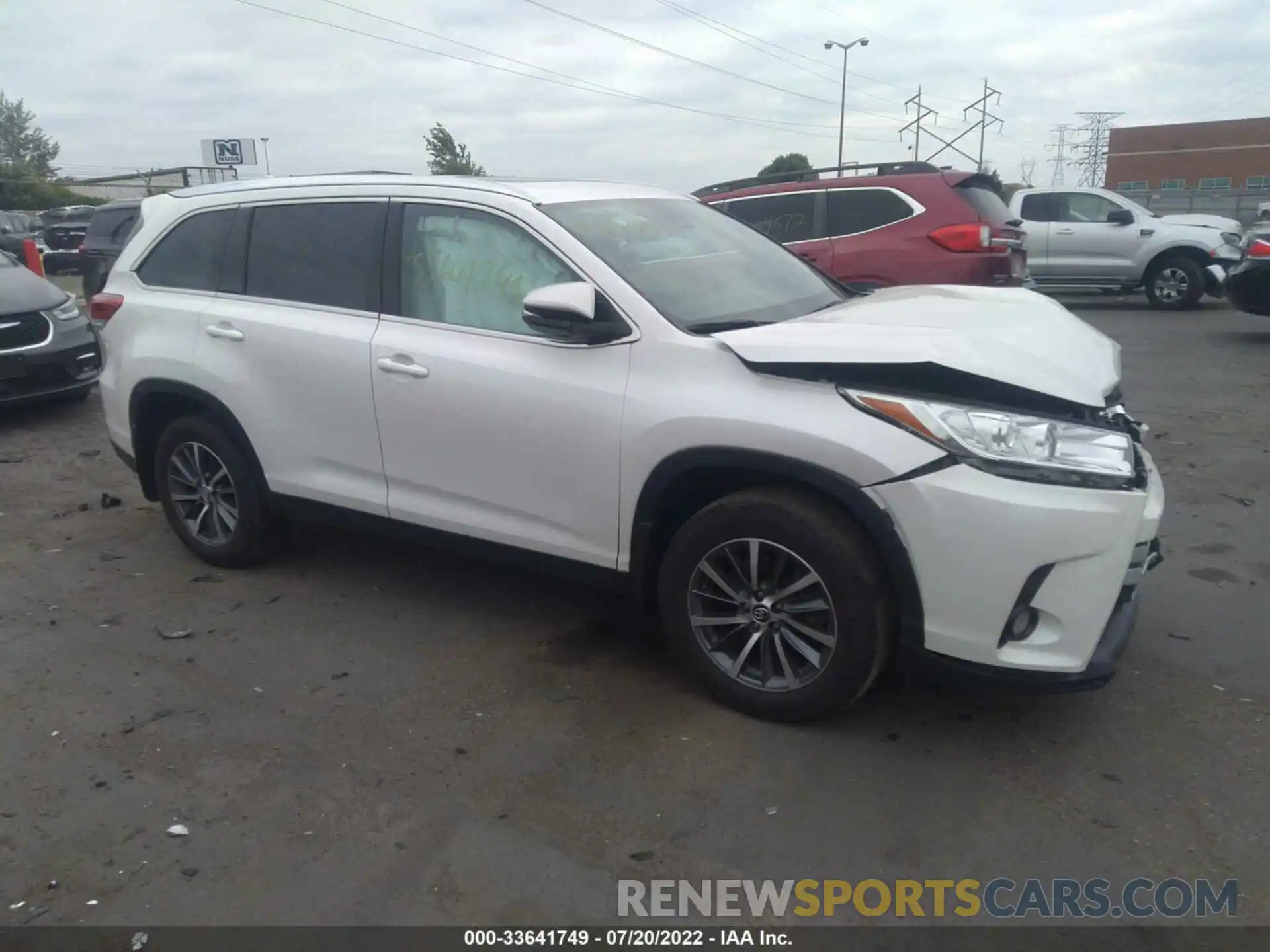 1 Photograph of a damaged car 5TDJZRFH2KS572652 TOYOTA HIGHLANDER 2019