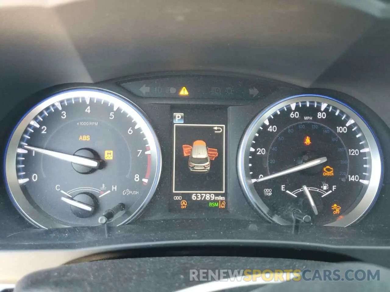 9 Photograph of a damaged car 5TDJZRFH2KS576815 TOYOTA HIGHLANDER 2019