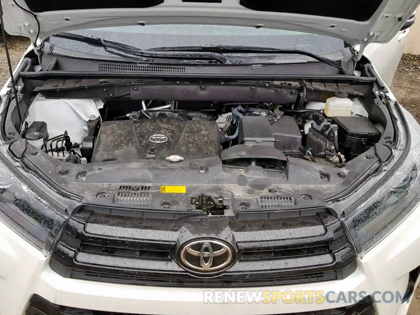 7 Photograph of a damaged car 5TDJZRFH2KS579228 TOYOTA HIGHLANDER 2019