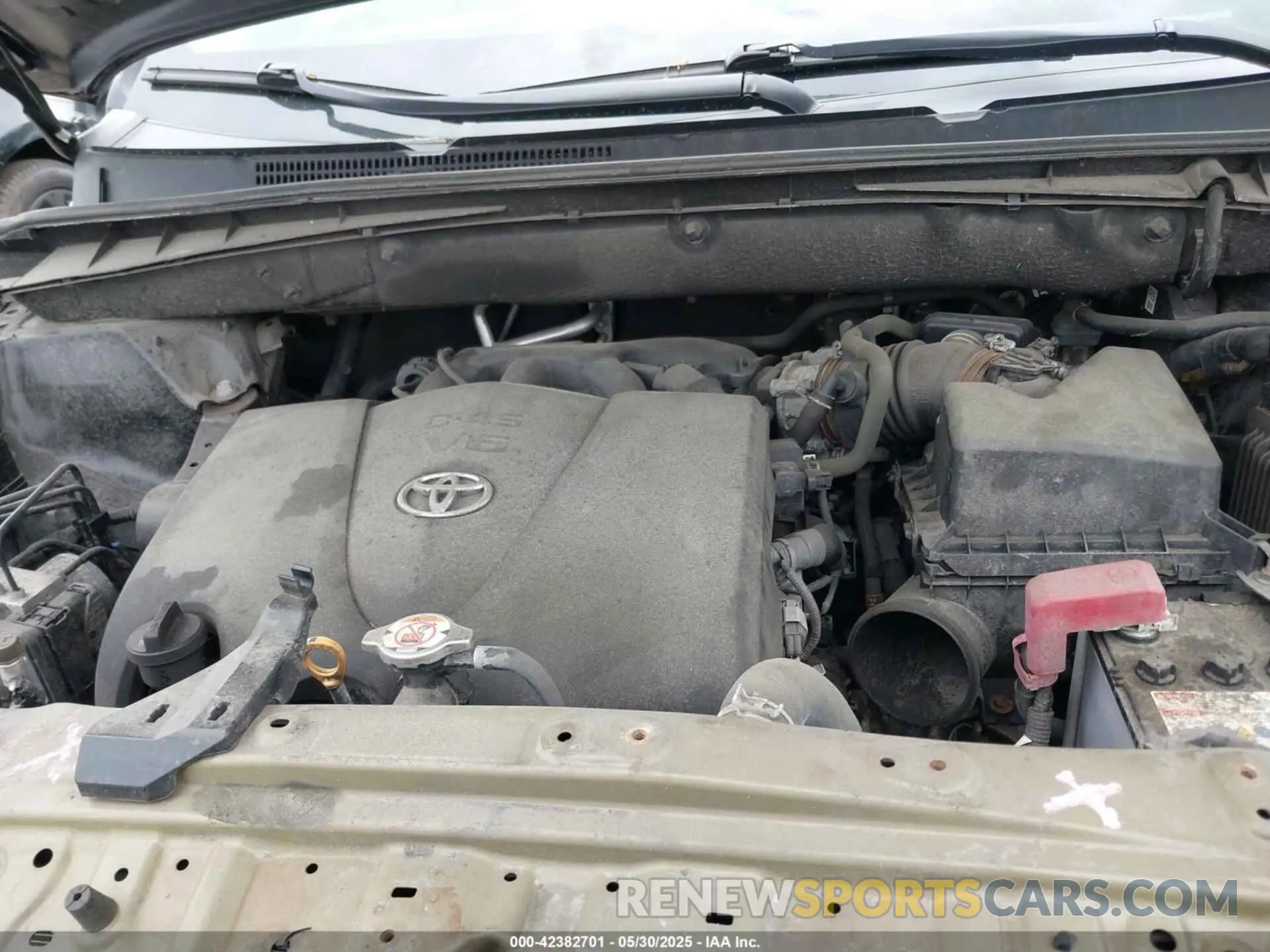 10 Photograph of a damaged car 5TDJZRFH2KS580363 TOYOTA HIGHLANDER 2019
