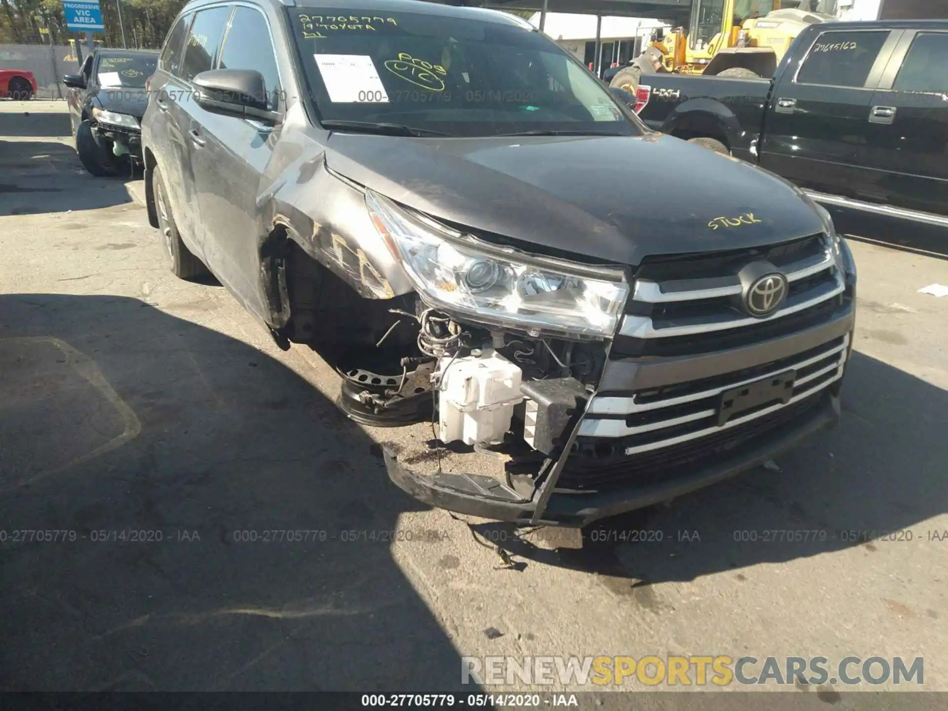 6 Photograph of a damaged car 5TDJZRFH2KS580993 TOYOTA HIGHLANDER 2019