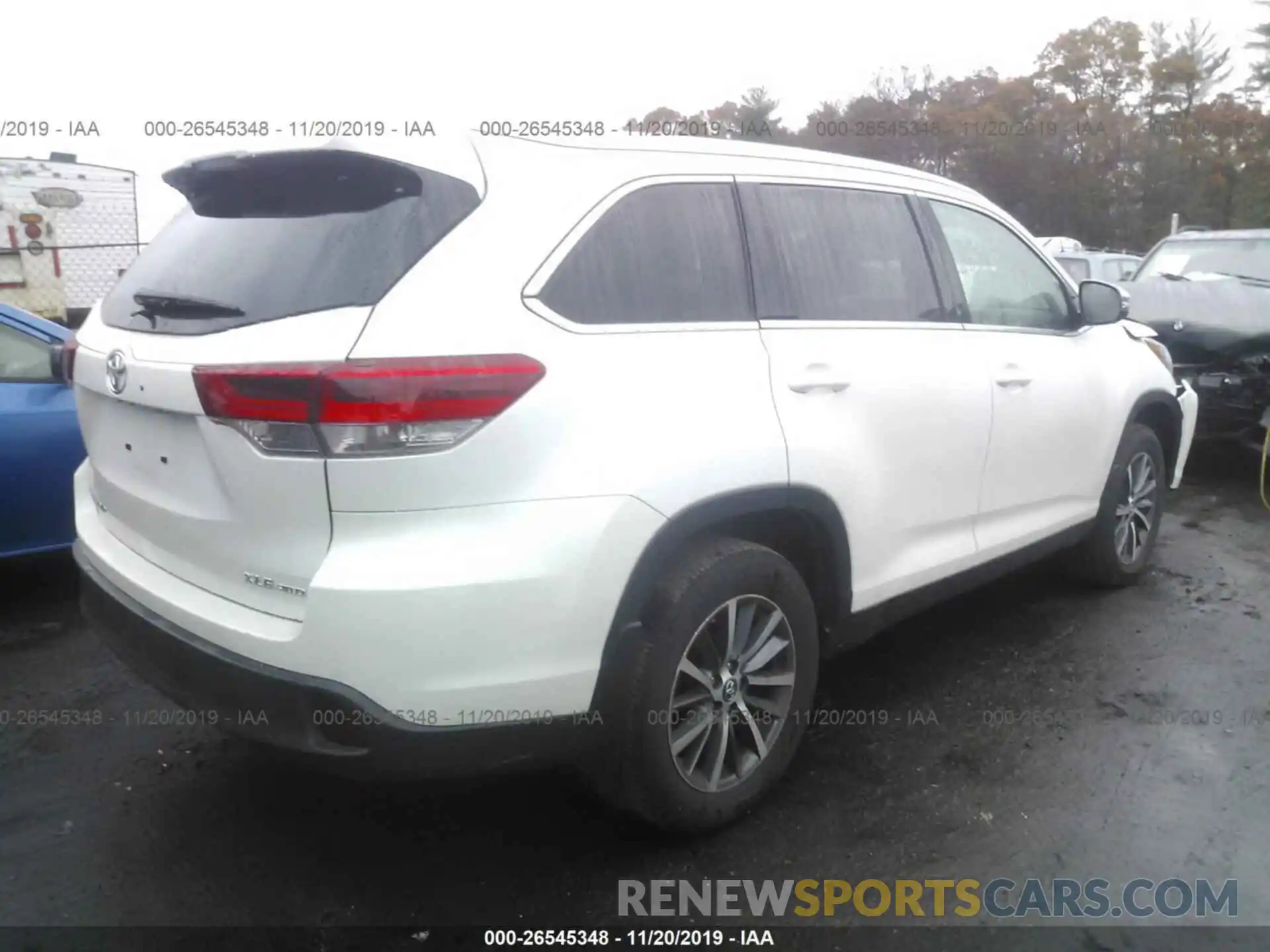 4 Photograph of a damaged car 5TDJZRFH2KS587197 TOYOTA HIGHLANDER 2019