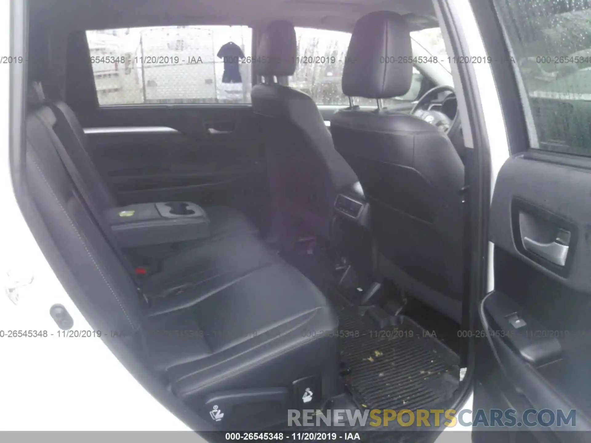 8 Photograph of a damaged car 5TDJZRFH2KS587197 TOYOTA HIGHLANDER 2019