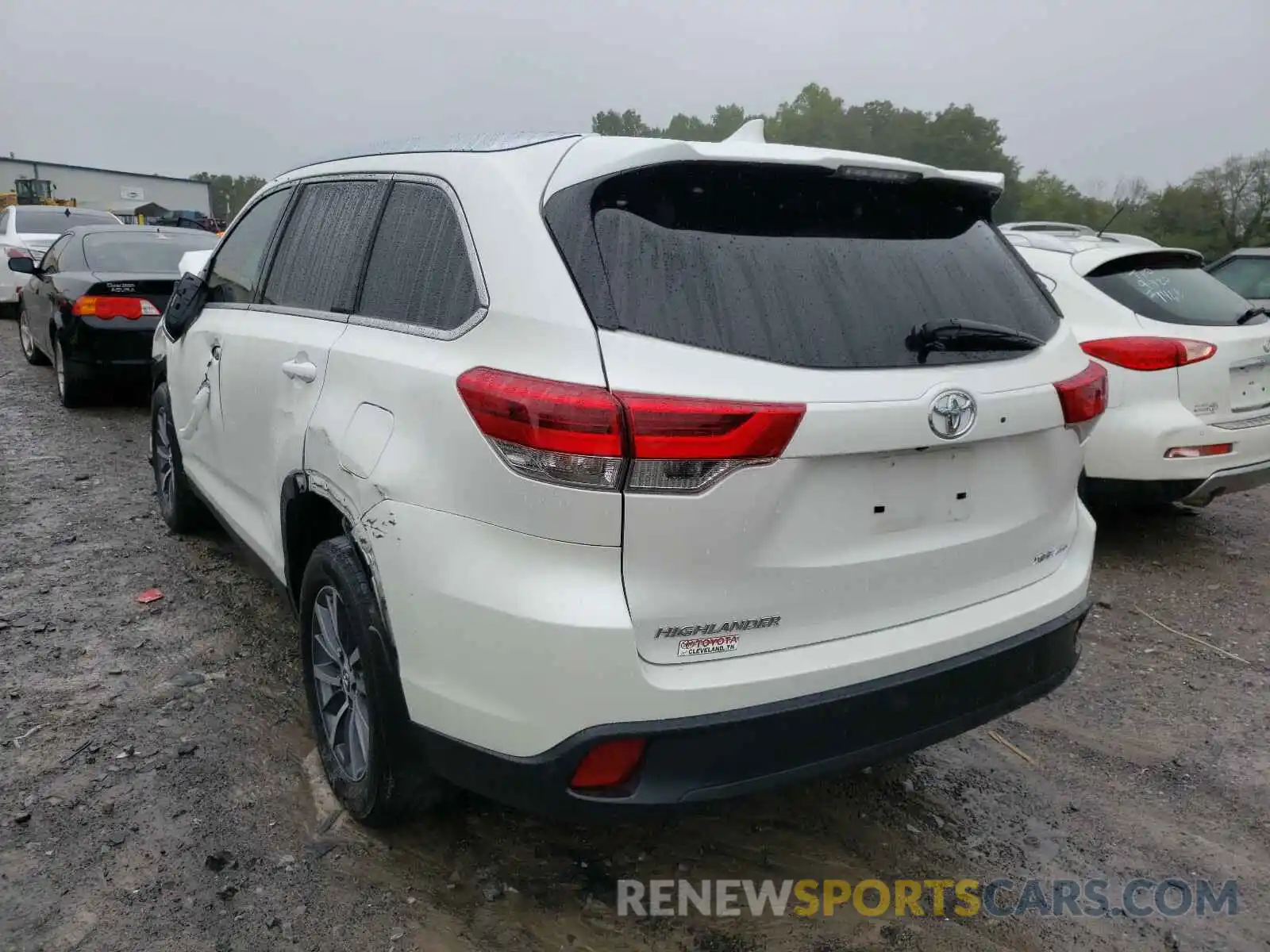 3 Photograph of a damaged car 5TDJZRFH2KS589970 TOYOTA HIGHLANDER 2019