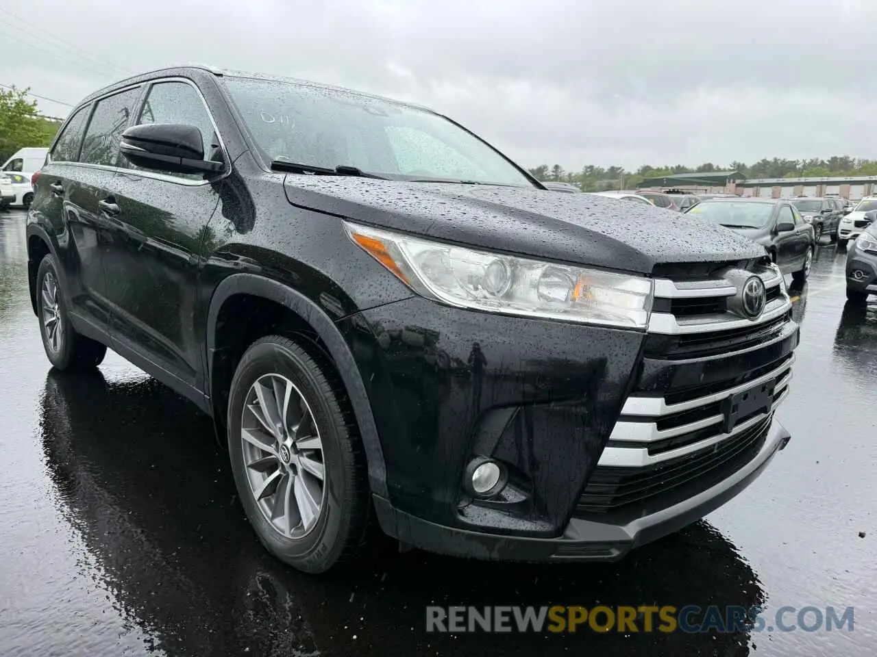 1 Photograph of a damaged car 5TDJZRFH2KS591654 TOYOTA HIGHLANDER 2019