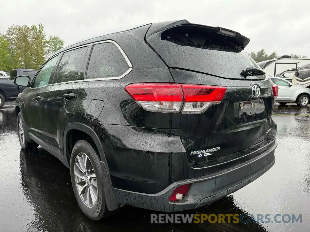 3 Photograph of a damaged car 5TDJZRFH2KS591654 TOYOTA HIGHLANDER 2019