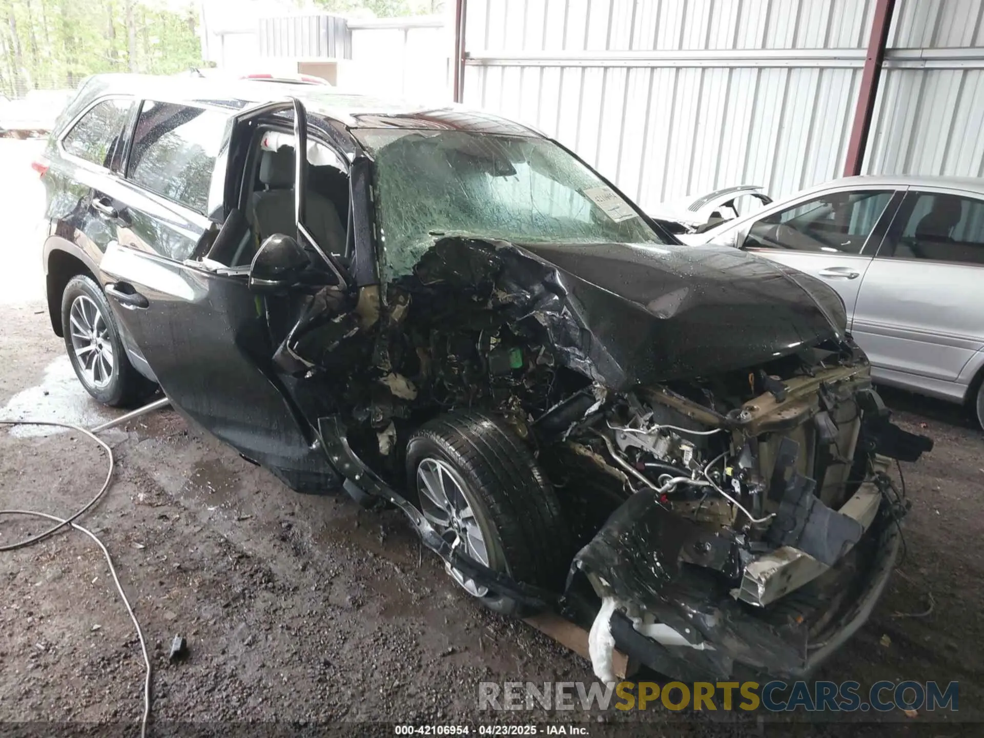 6 Photograph of a damaged car 5TDJZRFH2KS594988 TOYOTA HIGHLANDER 2019