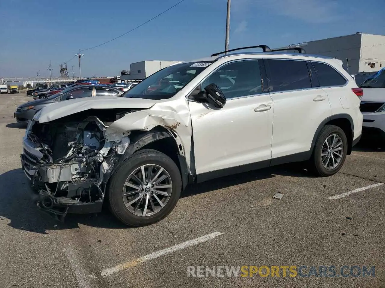 1 Photograph of a damaged car 5TDJZRFH2KS597941 TOYOTA HIGHLANDER 2019