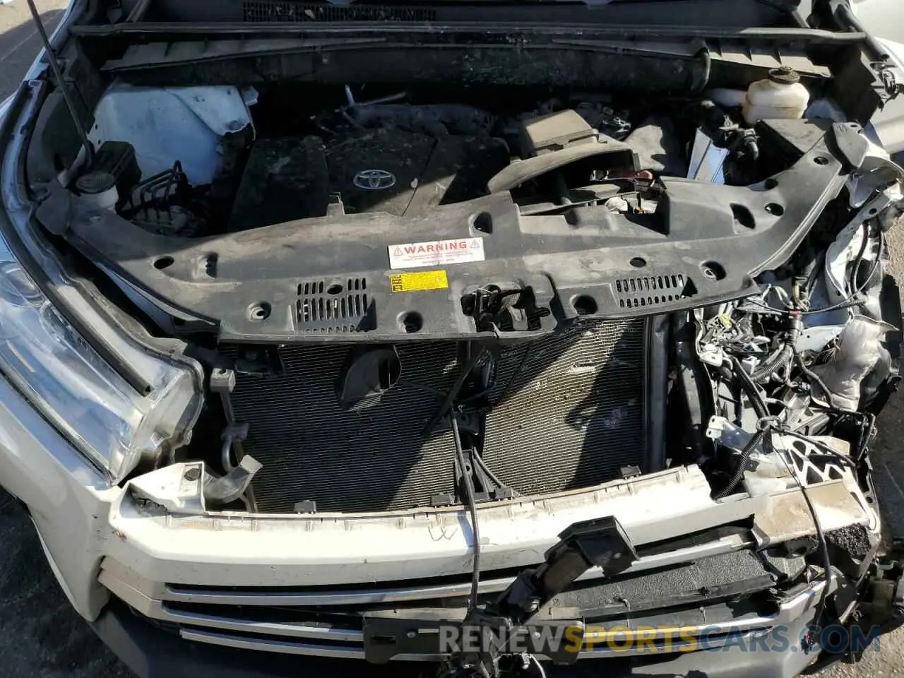 12 Photograph of a damaged car 5TDJZRFH2KS597941 TOYOTA HIGHLANDER 2019