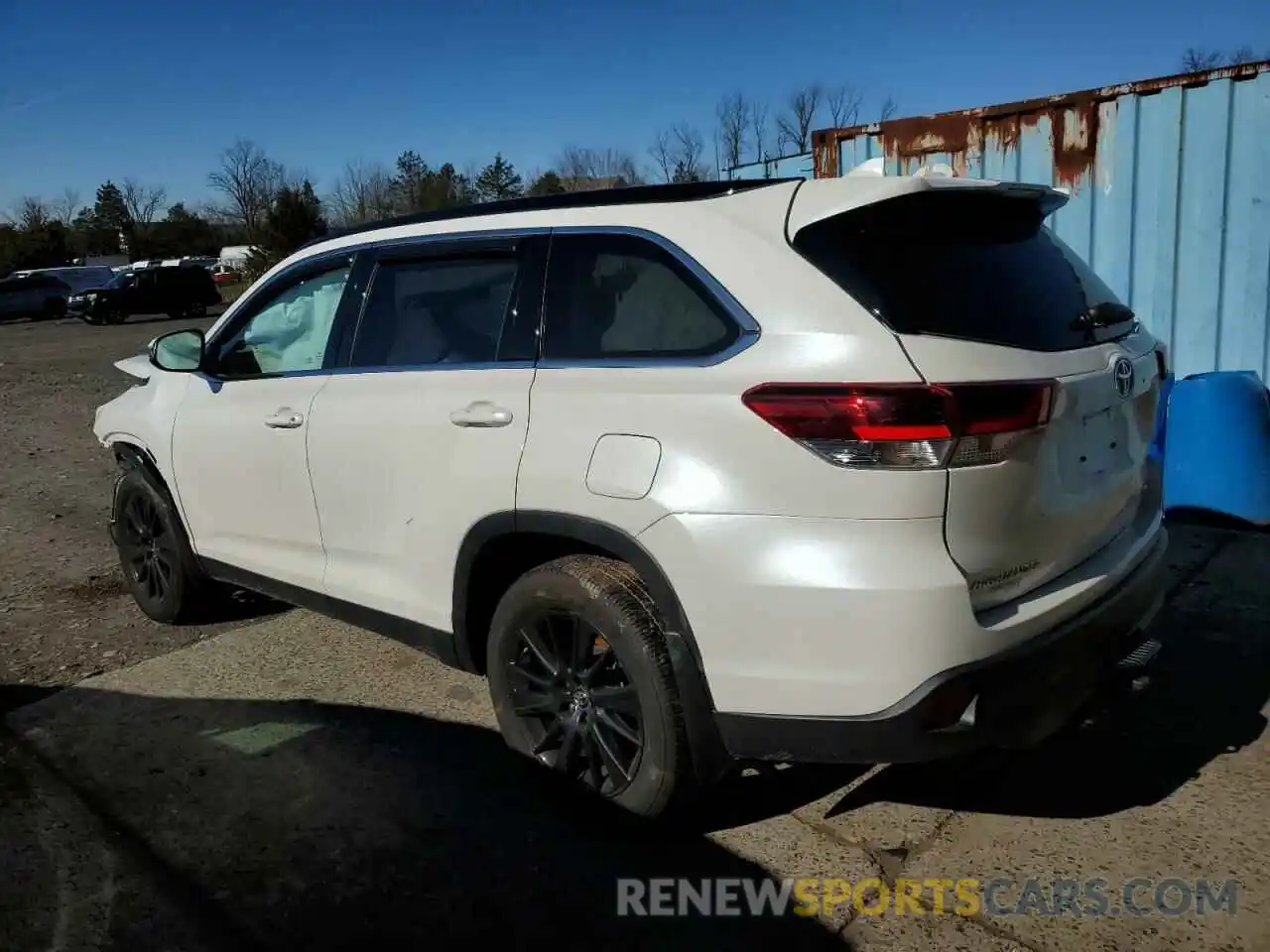 2 Photograph of a damaged car 5TDJZRFH2KS599334 TOYOTA HIGHLANDER 2019