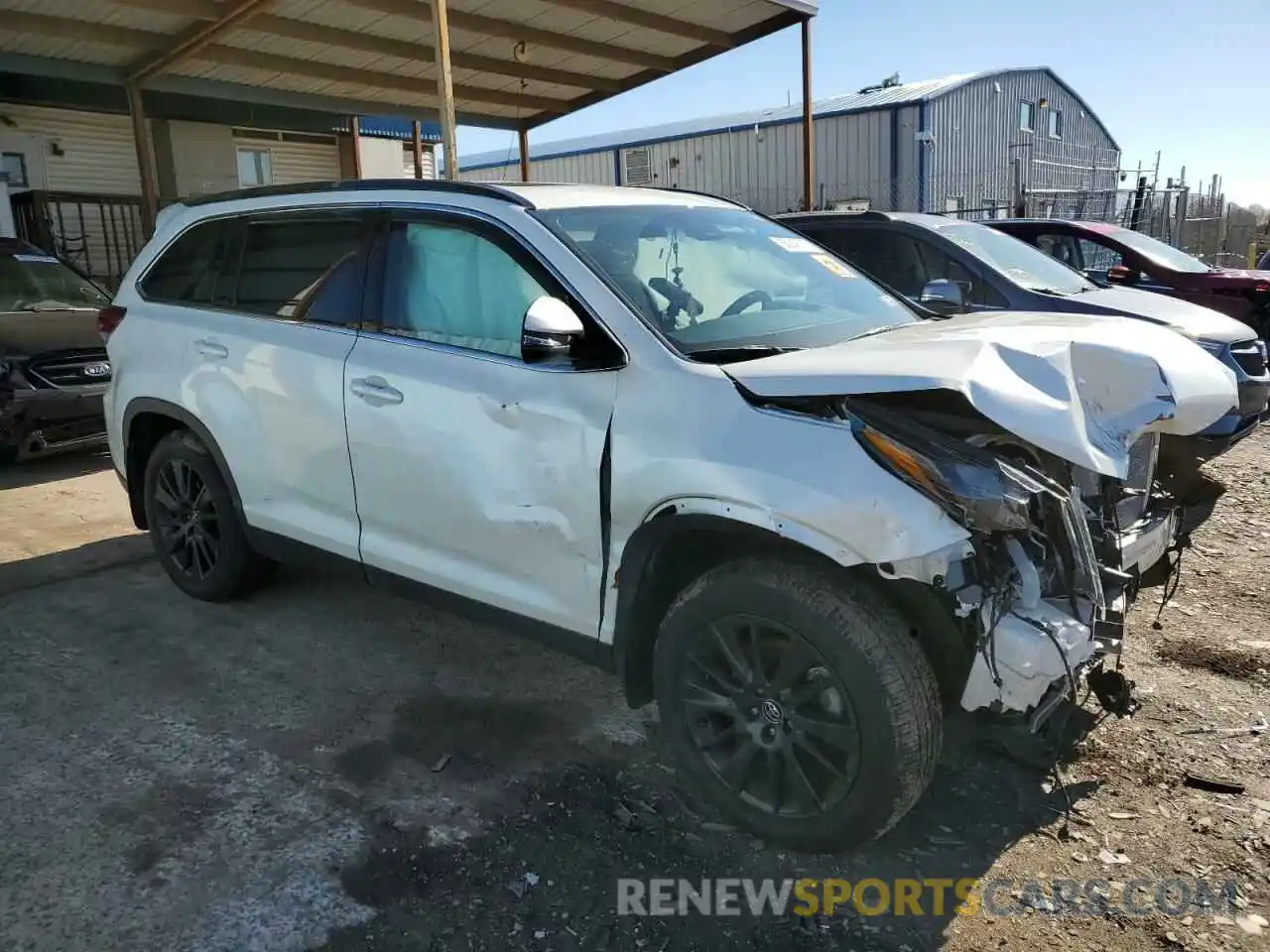 4 Photograph of a damaged car 5TDJZRFH2KS599334 TOYOTA HIGHLANDER 2019