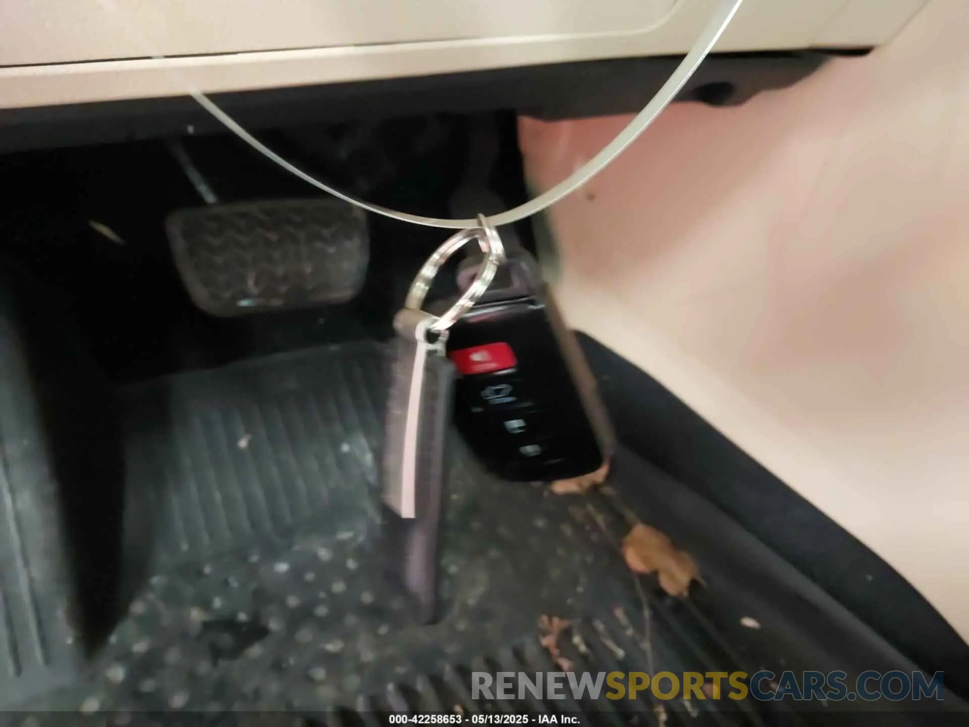 11 Photograph of a damaged car 5TDJZRFH2KS603608 TOYOTA HIGHLANDER 2019