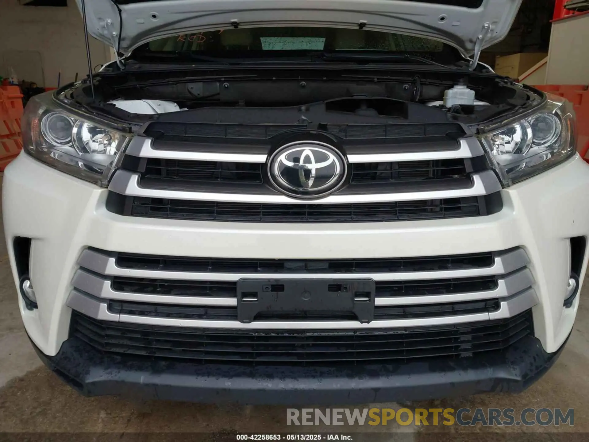 6 Photograph of a damaged car 5TDJZRFH2KS603608 TOYOTA HIGHLANDER 2019