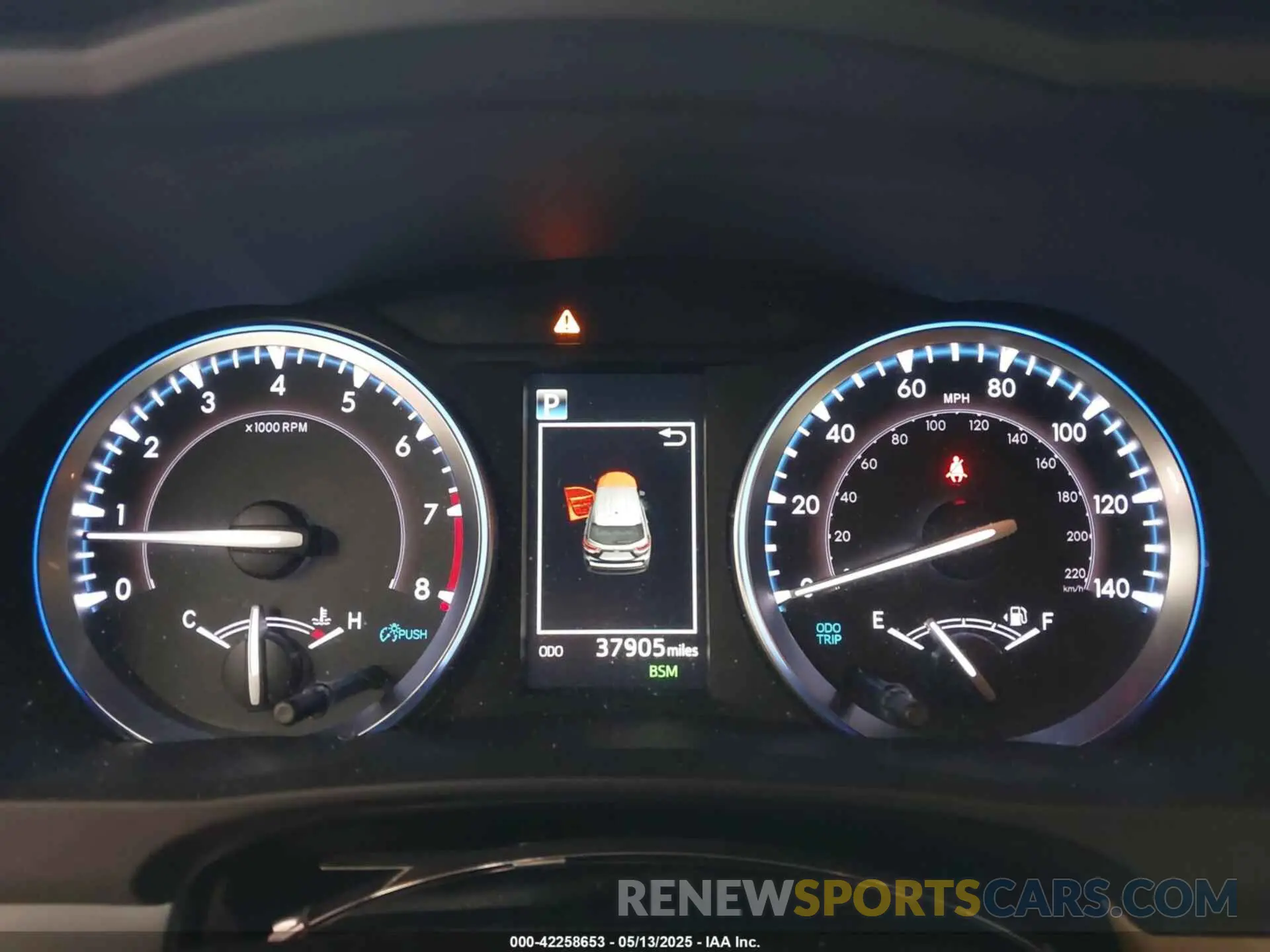 7 Photograph of a damaged car 5TDJZRFH2KS603608 TOYOTA HIGHLANDER 2019