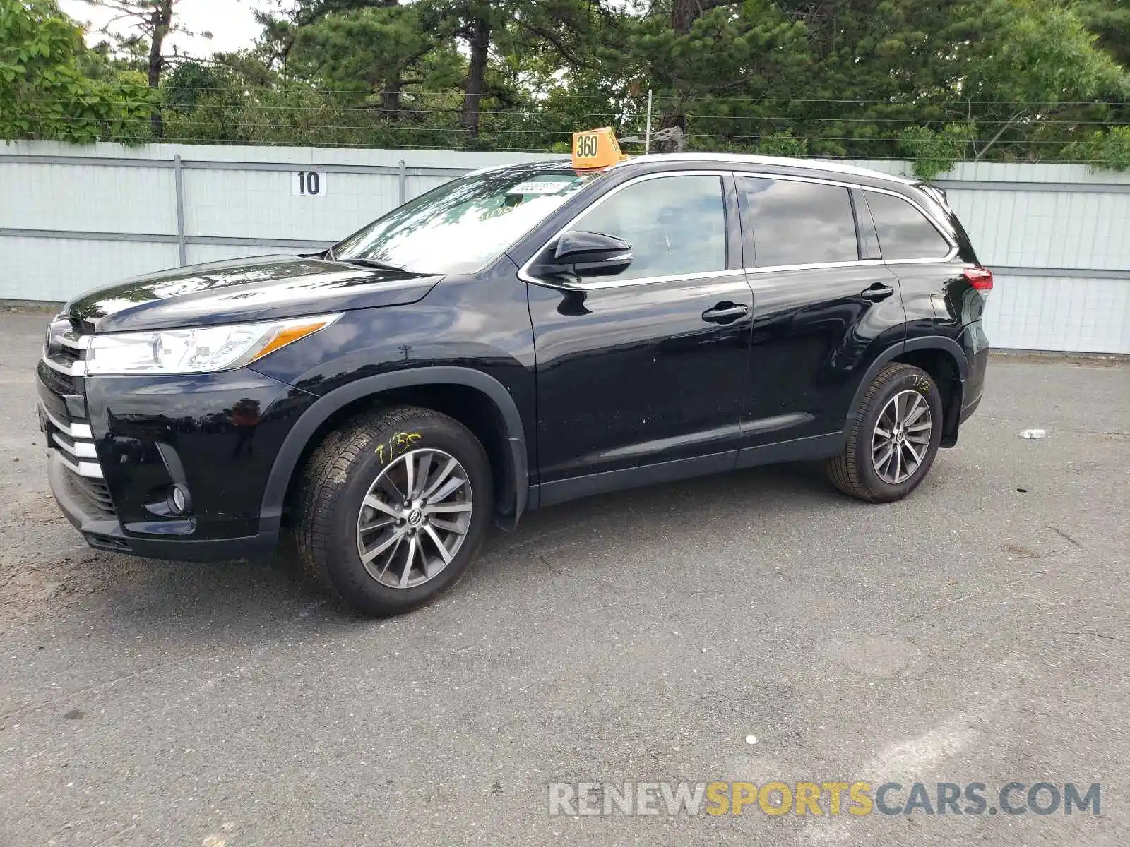 2 Photograph of a damaged car 5TDJZRFH2KS604550 TOYOTA HIGHLANDER 2019