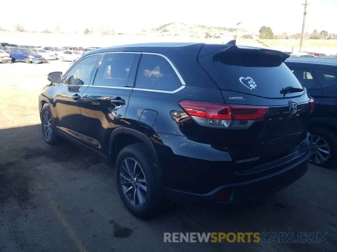 3 Photograph of a damaged car 5TDJZRFH2KS607206 TOYOTA HIGHLANDER 2019