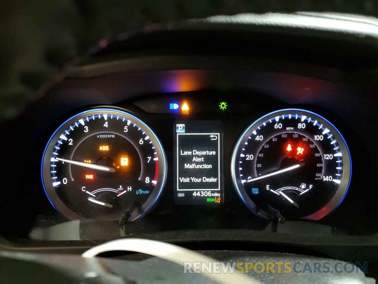 9 Photograph of a damaged car 5TDJZRFH2KS614866 TOYOTA HIGHLANDER 2019