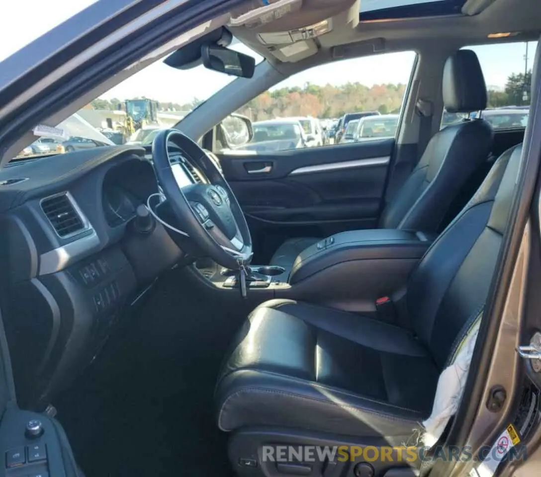 7 Photograph of a damaged car 5TDJZRFH2KS617668 TOYOTA HIGHLANDER 2019