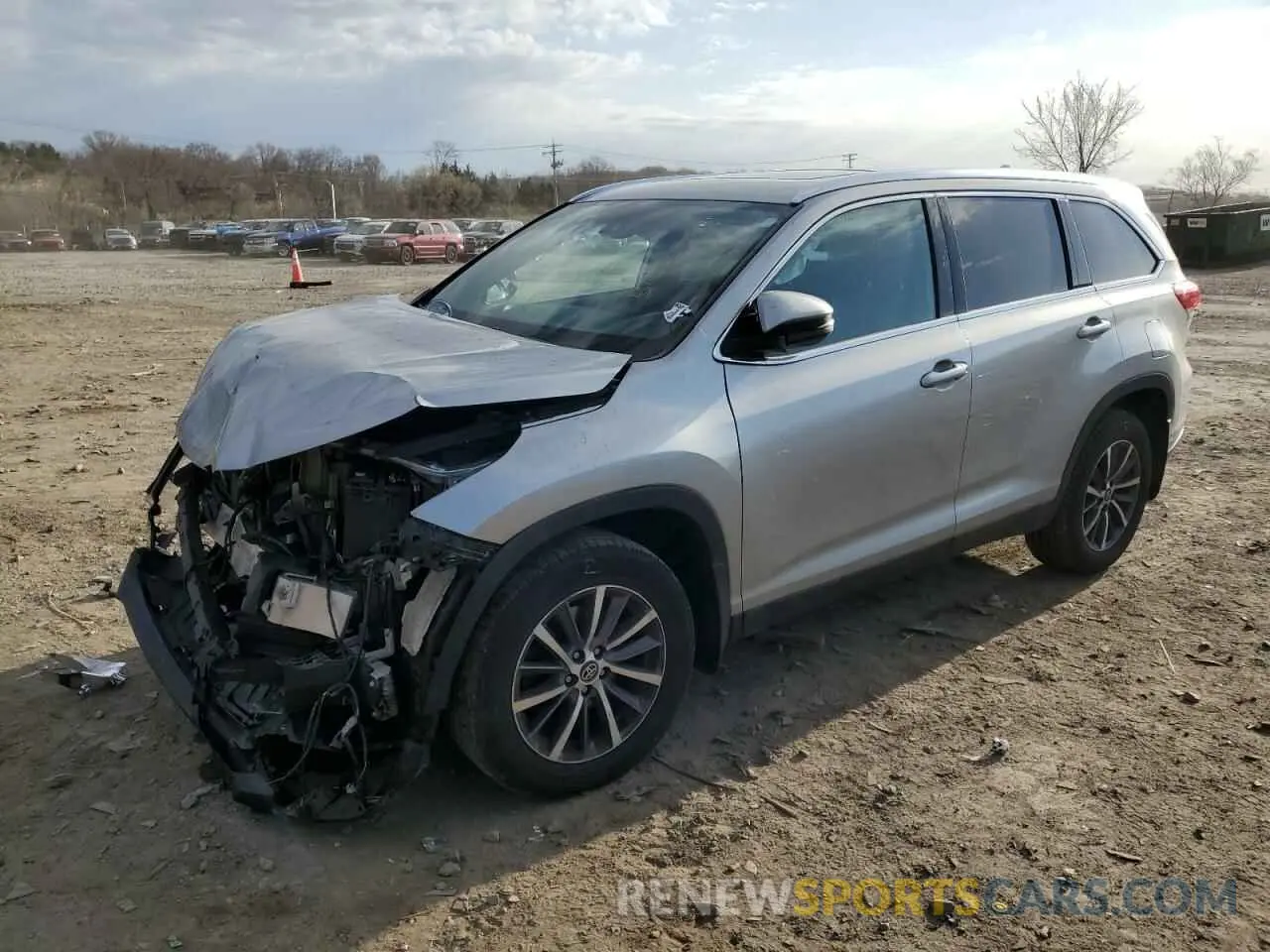 1 Photograph of a damaged car 5TDJZRFH2KS618092 TOYOTA HIGHLANDER 2019